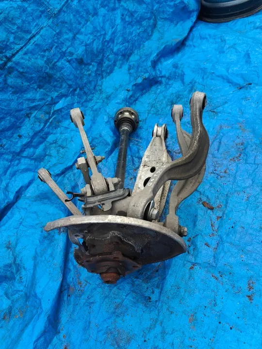 AUDI Q5 80A Snodo di Sospensione Posteriore Sinistro image 3