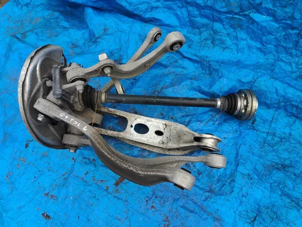 AUDI Q5 80A Snodo di Sospensione Posteriore Sinistro image 5