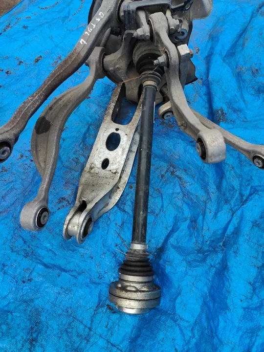 AUDI Q5 80A Snodo di Sospensione Posteriore Sinistro image 7