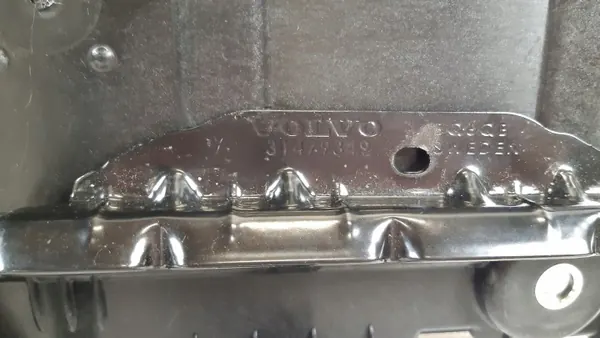 Volvo V60 II akun pohja OEM 31479348, 31479349 image 6