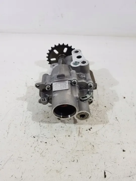 Oliepomp OEM 150009846R voor Mercedes W205 C-Klasse 1.6 DCI image 6