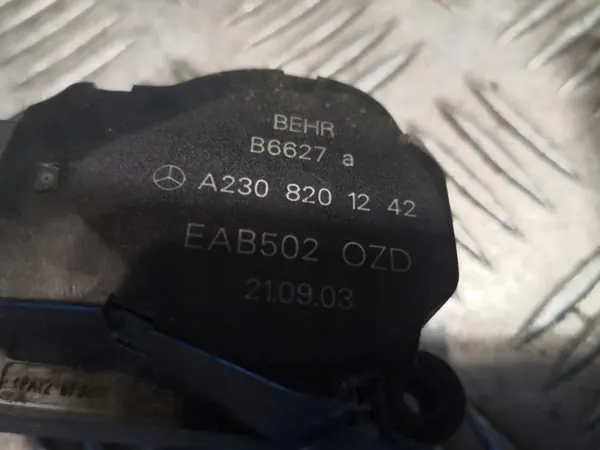 Motor de compuerta Mercedes-Benz OEM A2308201242 - Usado image 4