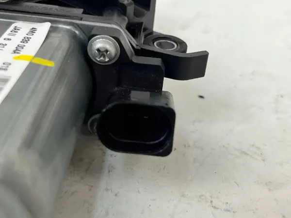 Audi Q7 Hecktür-Dämpfer OEM 4M0839004A image 3