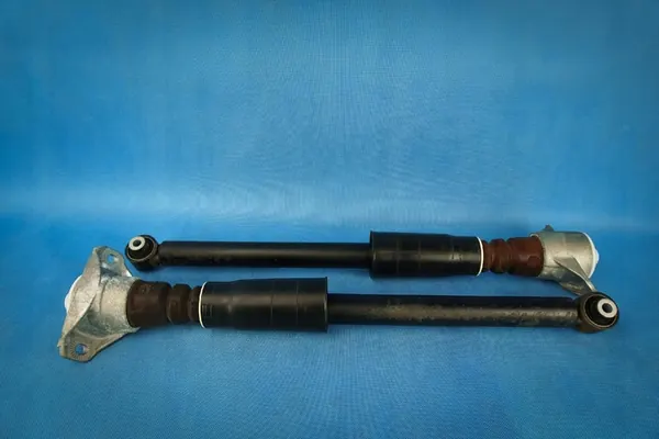 Bakre stötdämpare Audi A4 8W B9 Sedan A5 F5 8W0513035J image 4