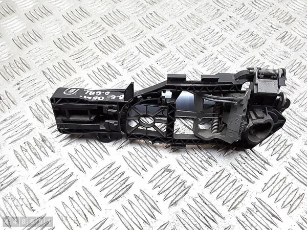 Takaoikea ovenkahva VW PASSAT B6 3C0837886E image 3