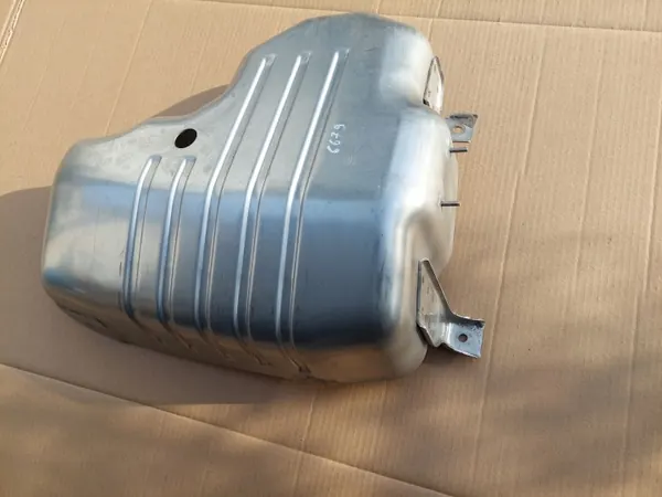 Land Rover Defender L663 AdBlue-tanklock OEM L8B25J236AD image 4
