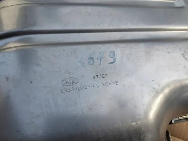 Land Rover Defender L663 AdBlue-tanklock OEM L8B25J236AD image 7