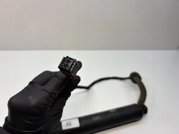 AUDI A5 S5 RS5 F5 Elektrisk baklucka aktuator 8W8827851C image 5