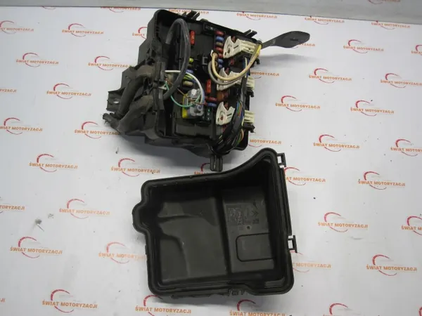 Sicherungskasten OEM 9667199780 für Citroen C3 II 1.4 HDI image 8