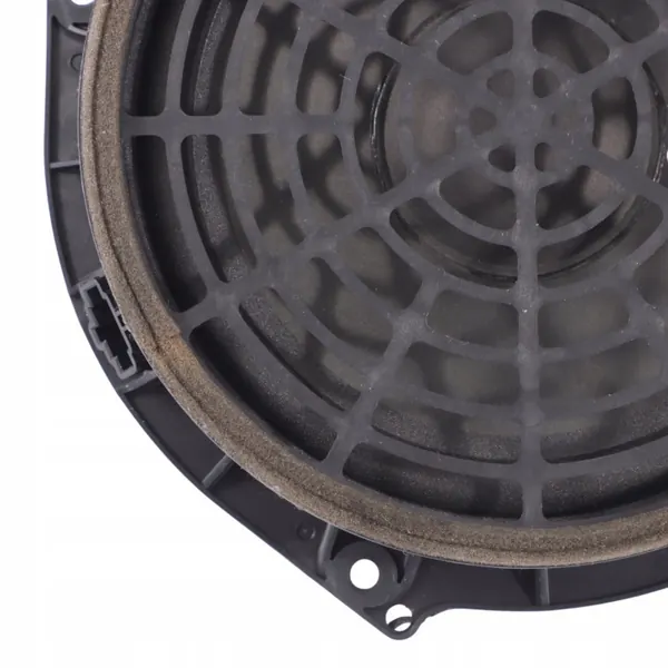 Audi A6 C7 Etuoven Kaiutin OEM 4G2035415 image 5