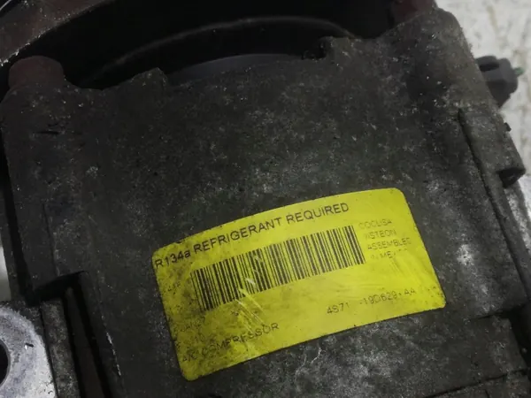 Compressor ar condicionado Ford OE 4S71-19D629-AA, Usado image 4