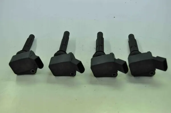 Conjunto de bobinas de ignição VW GOLF VII 1.4L 04C905110J image 3
