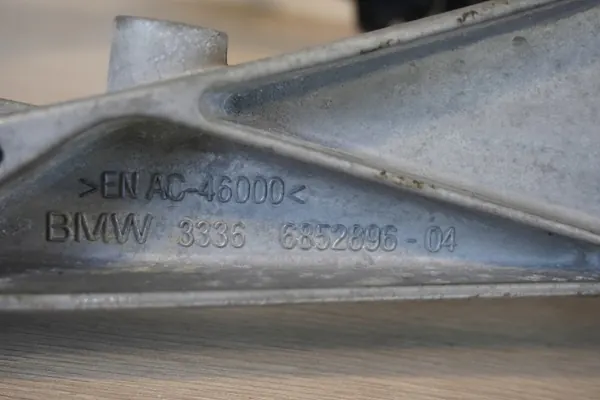 Bakaxelbalk OEM 6894201 för BMW U06 U10 U11 U25 image 3