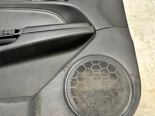 Gebruikt Linker Voorportier Bekleding OEM 13221167 Opel Astra H image 6