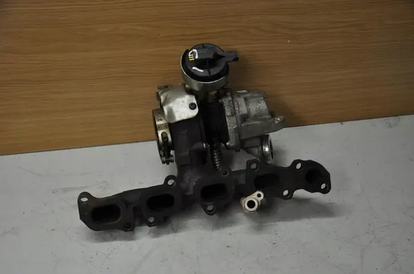 Turboaggregat 04L253020M Skoda Octavia image 3