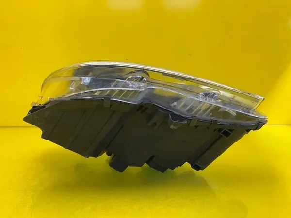 Rechter Koplamp Mercedes C-Klasse W204 A2048200261 image 5