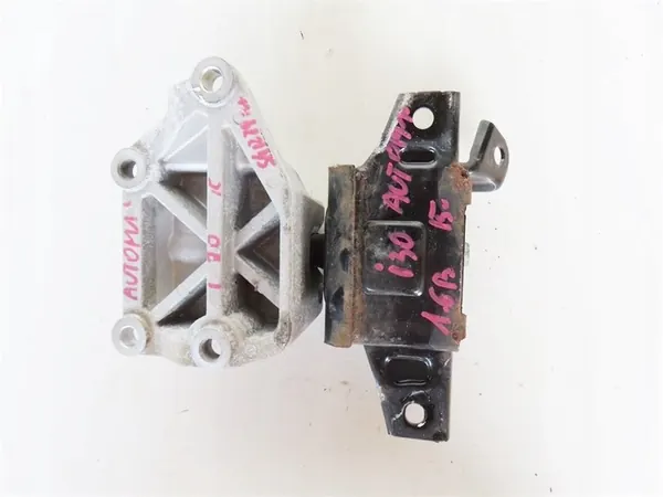 Hyundai i30 1.6 16V DOHC Vaihteiston tuki image 2