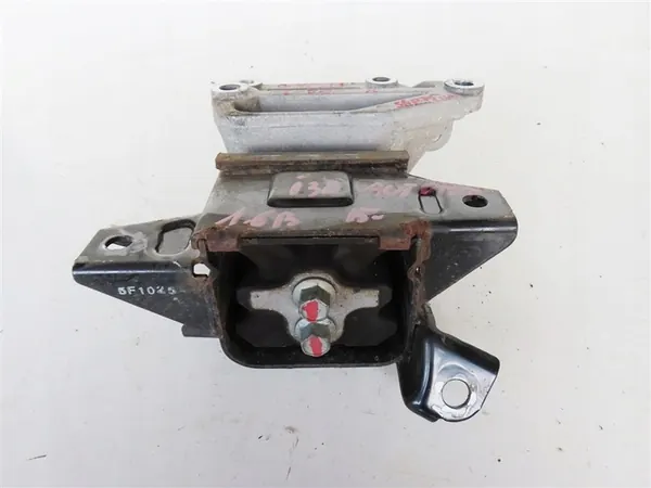 Hyundai i30 1.6 16V DOHC Vaihteiston tuki image 3