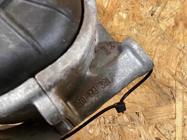 AUDI 80 B4 Engine Mount 8A0199381A + Cushion 8A0199382 image 4