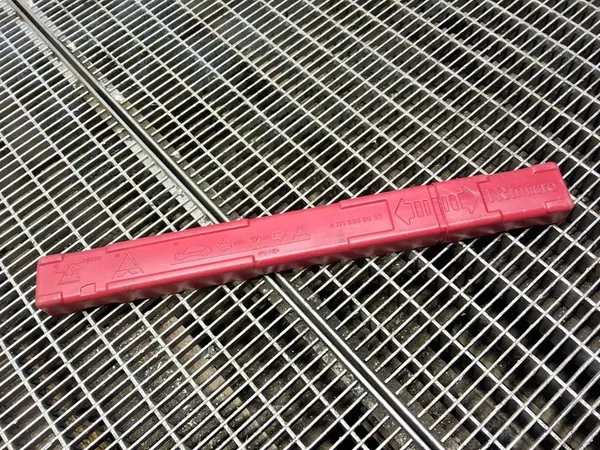 Triângulo de advertência SsangYong Tivoli A1718900097 image 3