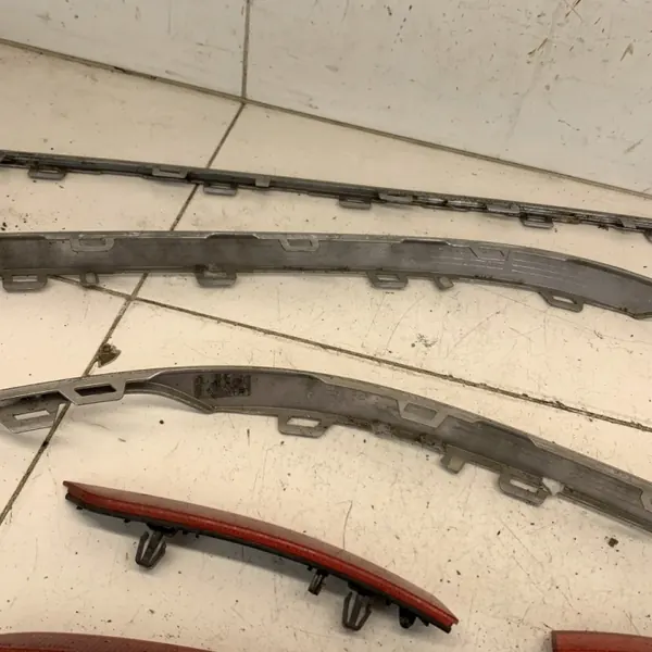 OEM 8523652365236542365423 Set Bakre Stötfångarlistor VW Passat B8 image 10