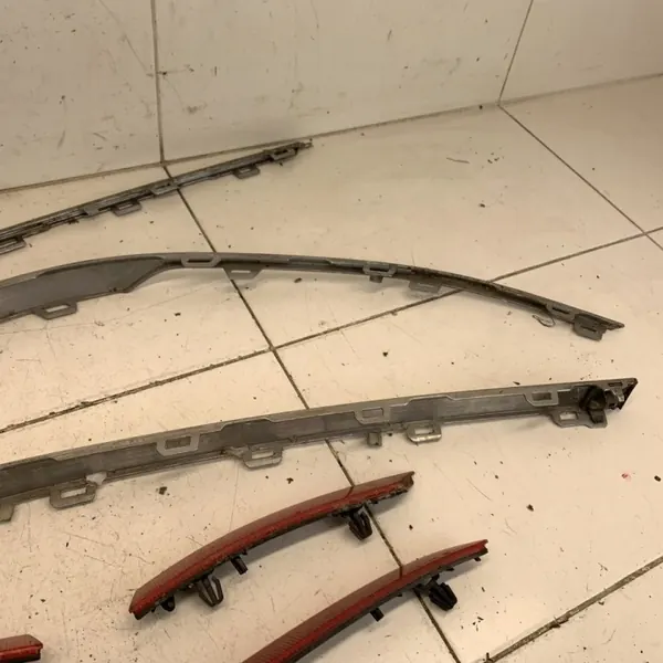OEM 8523652365236542365423 Set Bakre Stötfångarlistor VW Passat B8 image 9
