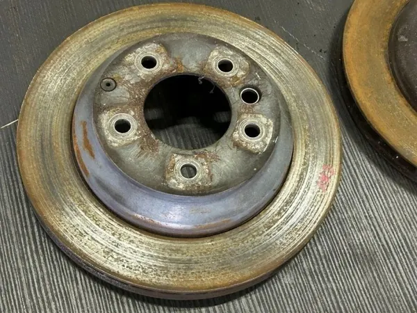 Gebruikte remschijven achter OEM 7L5615601 Porsche Cayenne II image 8