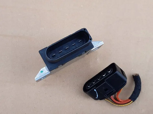 Controlador de bomba de combustível AUDI Q7 4L 4.2 FSI 4F1906093B image 4