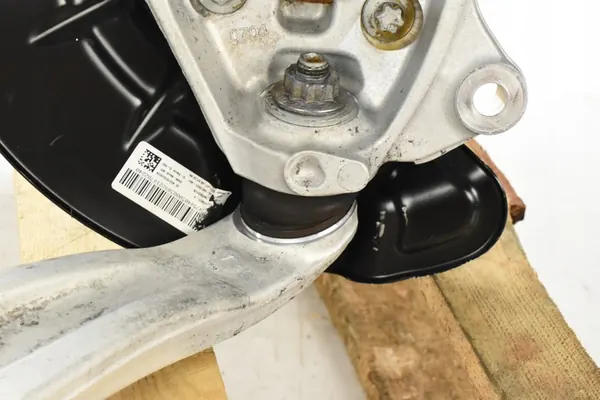 Front Left Hub Steering Knuckle A2473320100 Mercedes EQB image 4