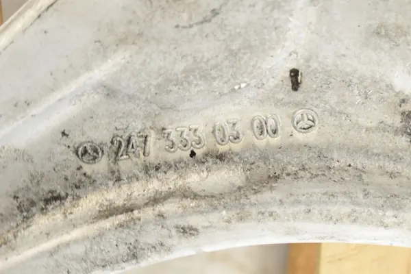 Front Left Hub Steering Knuckle A2473320100 Mercedes EQB image 6