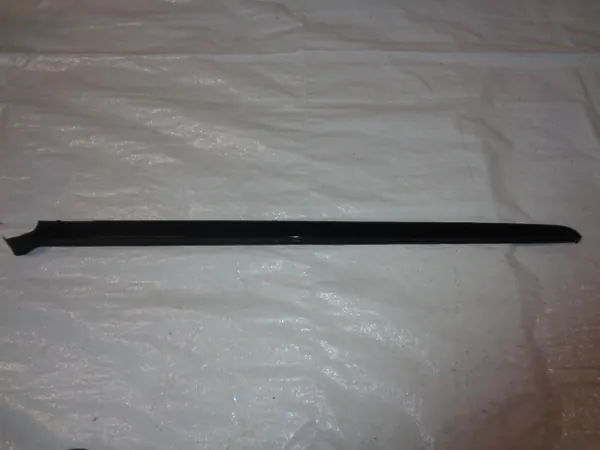 Moldura Parabrisas Derecho Usado para Peugeot 3008 II image 2