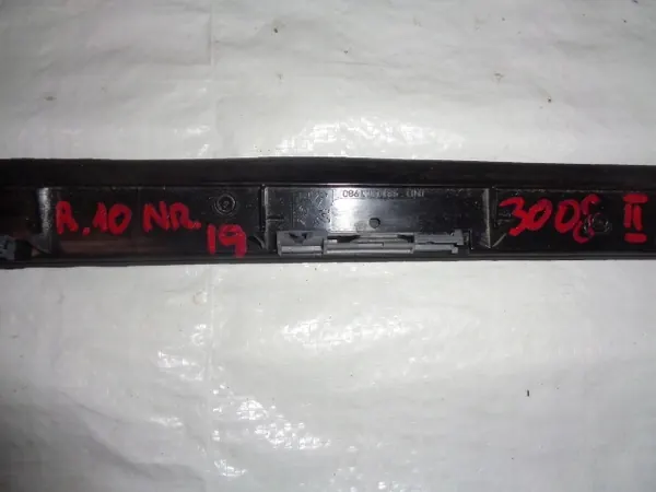Moldura Parabrisas Derecho Usado para Peugeot 3008 II image 6