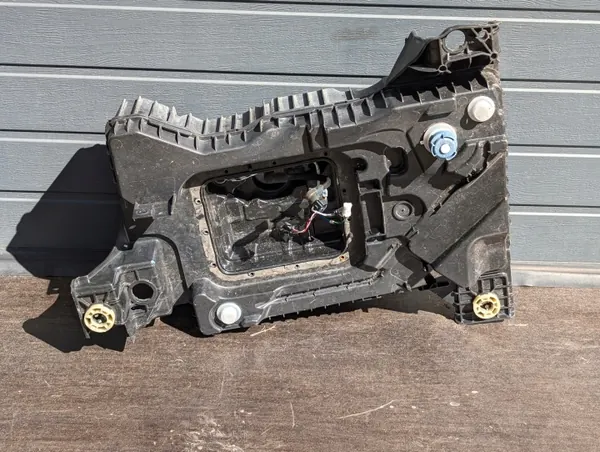 Tanque AdBlue OEM 12674101 para Citroen C4 Picasso II image 2