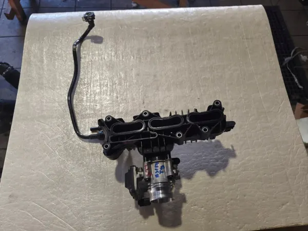 Colector de admisión Volvo XC40II 1.5T Híbrido OEM 32257849 image 10