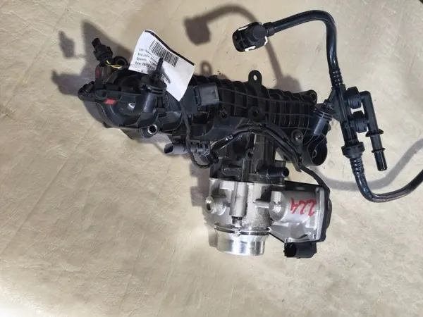 Colector de admisión Volvo XC40II 1.5T Híbrido OEM 32257849 image 4