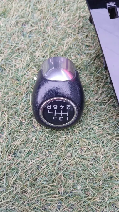 Pomo de cambio FORD FIESTA MK8 Cuero OEM Usado image 3