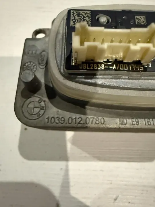 Module LED Adaptatif BMW G30 G31 10390120780 image 3