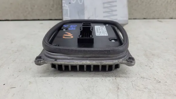 Mercedes LED-valomoduli OEM 2059009534 - Käytetty image 3