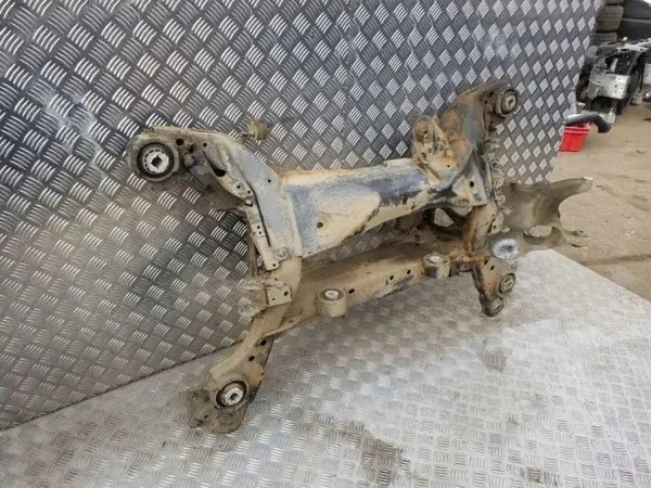 Volvo V60 2012 Taka-apukehys OEM T033A image 5