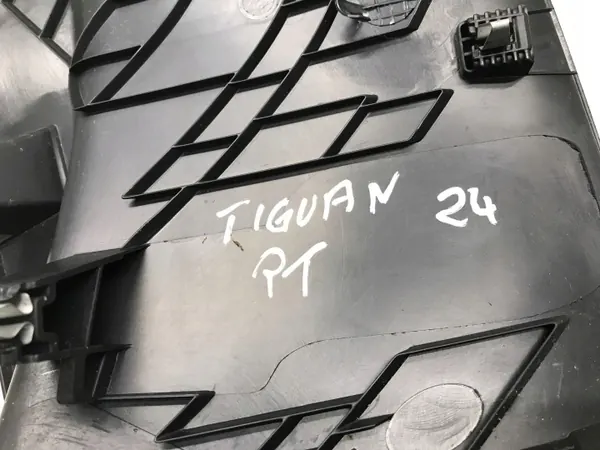 OEM 571867288 Höger bakre pelaröverdrag VW Tiguan III image 4