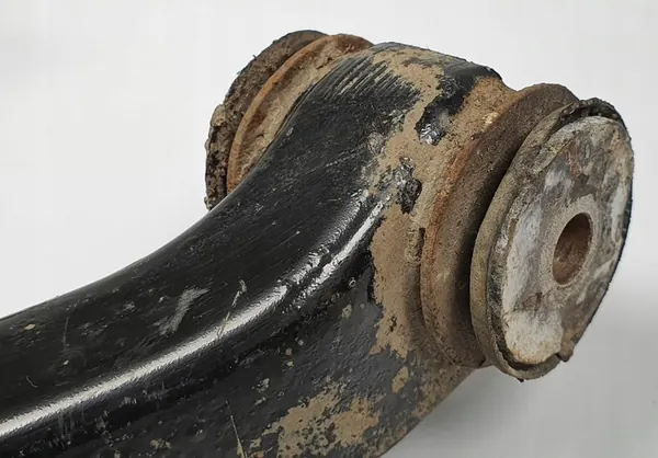 Höger Bakre Kontrollarm VW Passat B5 4B0505312 image 4