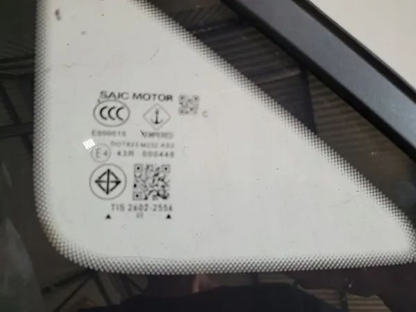 Ventana lateral trasera MG ZS OEM 26022556 - Usado image 3