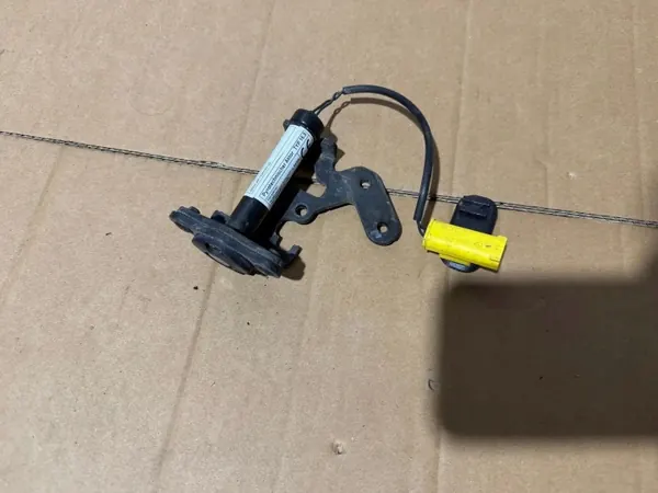 Framkrockkuddesensor OEM AR7326020 för BMW X5 F15 image 2