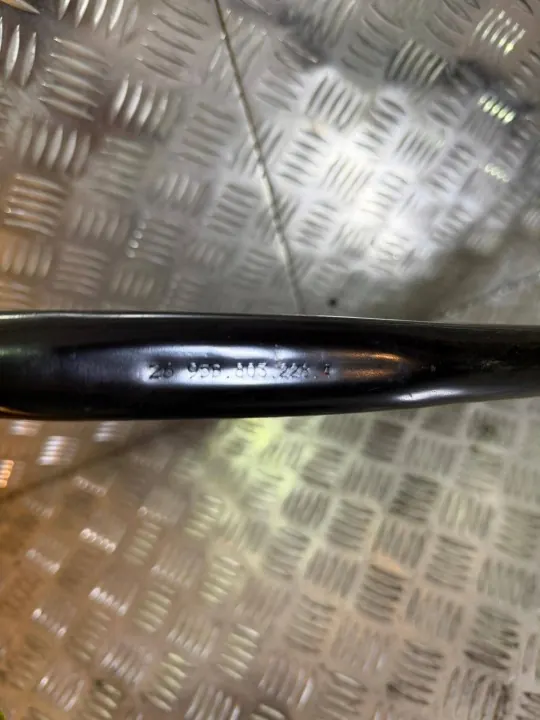Porsche Macan voorframe versterking OEM 95B803228A image 3