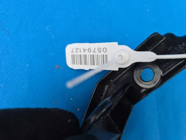 BMW X1 U11 Framvänster stötfångarglidare OEM QUA11547 image 4