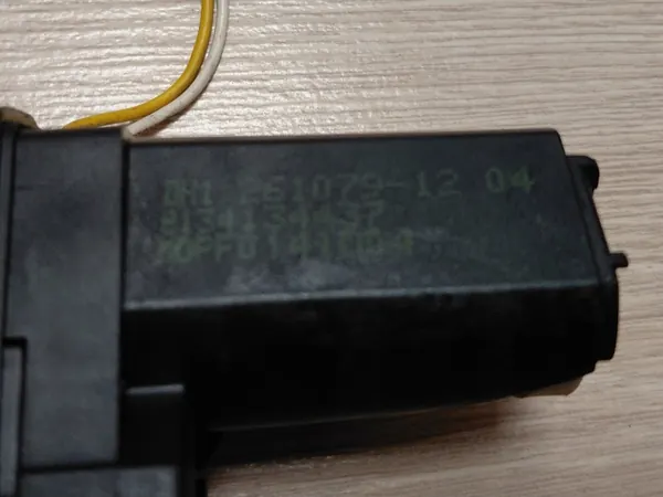 Honda OE vänster spegelvikningsmotor OEM 12345 image 6
