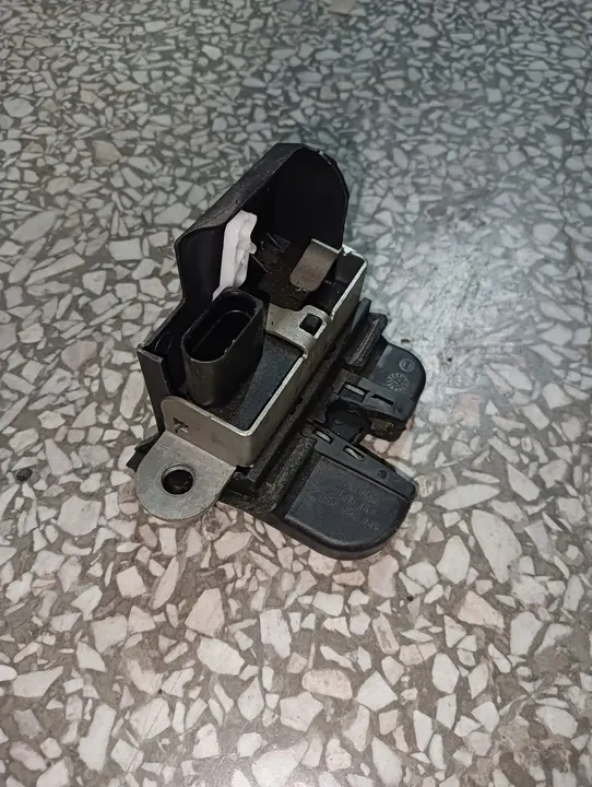 SEAT OE 5P0827505F baklucka lås image 5