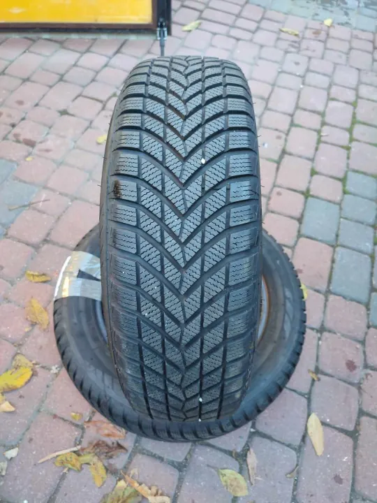 Winterbanden OEM dfdgft55 175/65/15 INFINITI Paar image 2