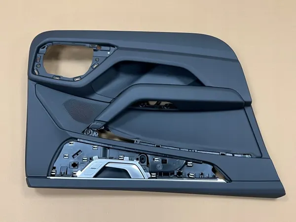Guarniçao Porta Dianteira Esquerda Audi A6 C8 OEM 4K1867105A image 2