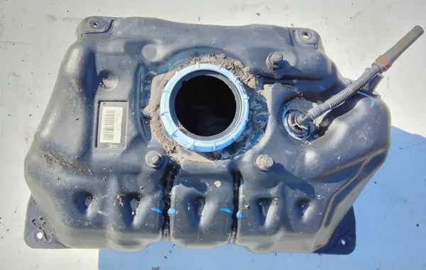 Tanque combustível Toyota OEM 77100-0D100 Yaris II 1.4 D4D image 2